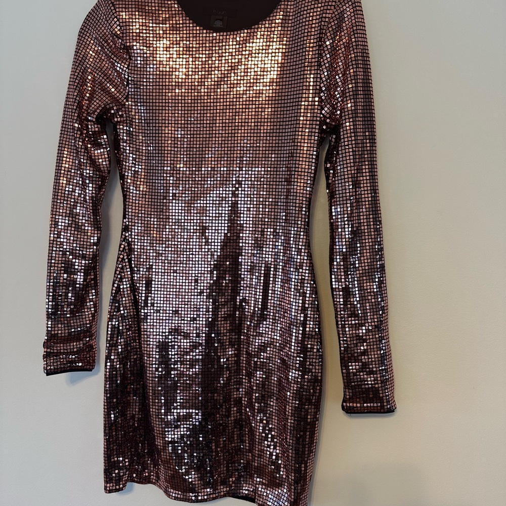 h:ours Shimmering Sequin Midi Dress in Rose Gold